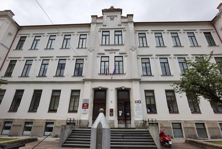 Državna sredstva za nakup nadomestnega objekta za arhiv v Idriji