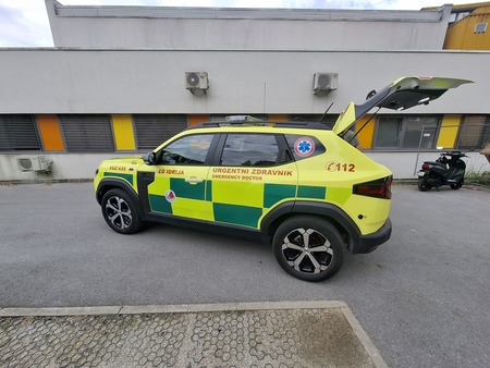 ZD IDRIJA Z NOVIM VOZILOM URGENTNEGA ZDRAVNIKA